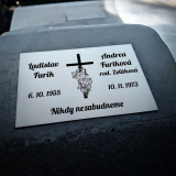 Tabuľka na hrob veľký kríž 2 — plastová náhrobná tabuľka 30×20 cm, laserové gravírovanie