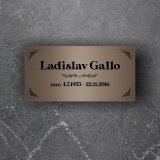Tabuľka na hrob s ornamentom 2