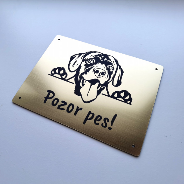 tabuľka pozor pes!
