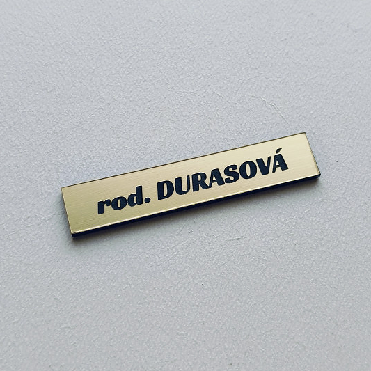 zlatá malá menovka na schránku 5 × 1 cm