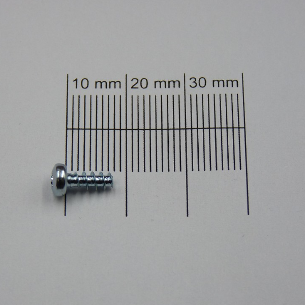Vrut 8 mm pri pravítku