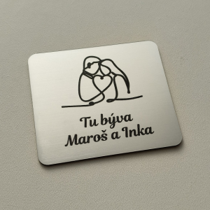 Menovka Duo na dvere — samolepiaca akrylátová partnerská menovka 10×8,8 cm
