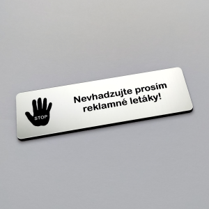 Tabuľka Nevhadzujte Letáky — samolepiaca tabuľka na poštovú schránku