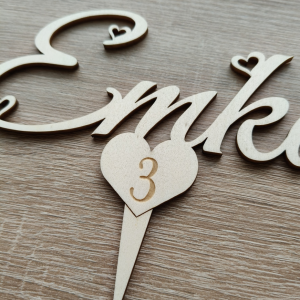 Zápich na tortu s menom – elegantný personalizovaný cake topper