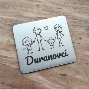 Menovka na dvere rodičia a dvaja synovia — samolepiaca akrylátová menovka